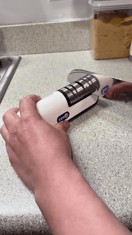 Afilador eléctrico en uso